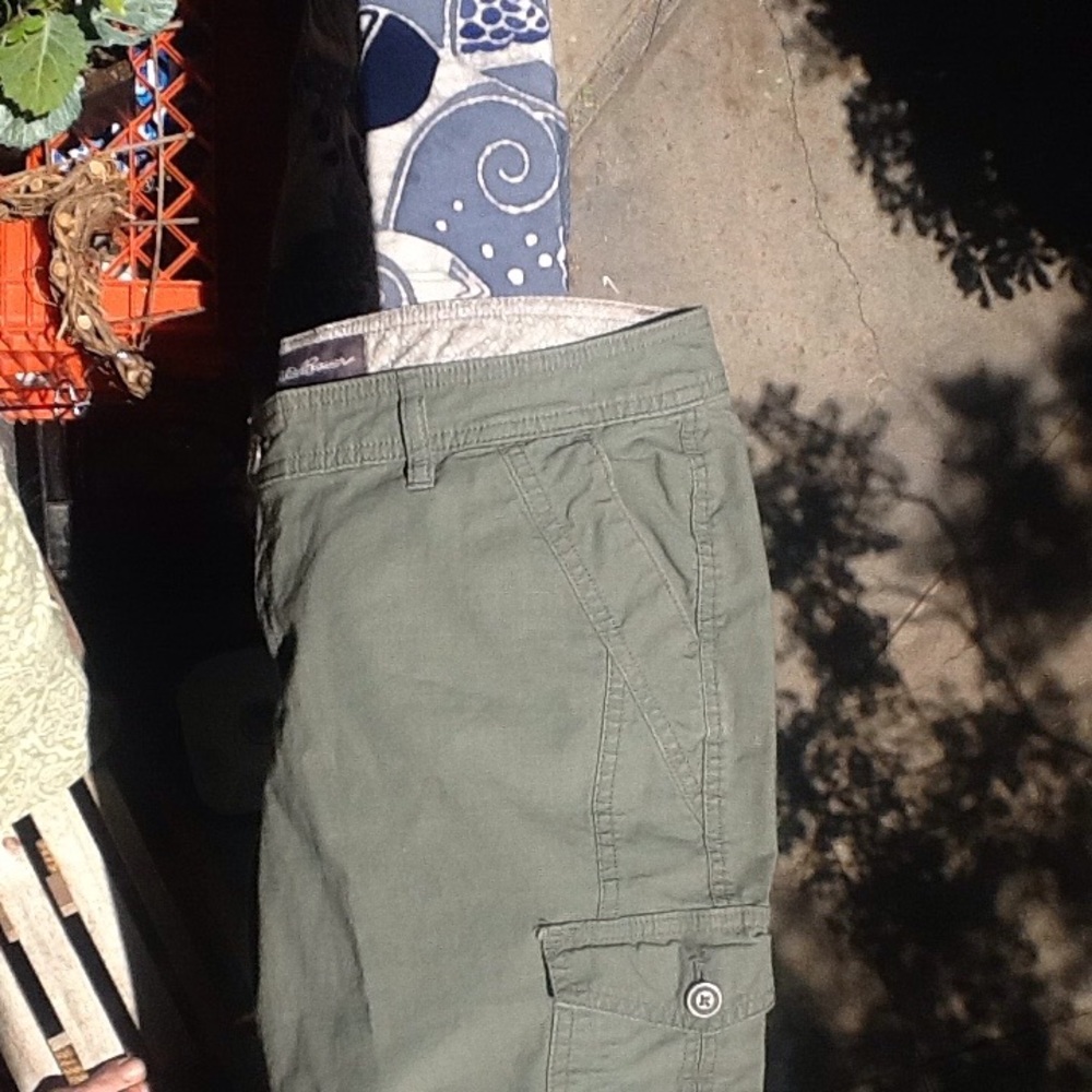 New Eddie Bauer cargo capris w/side ties!